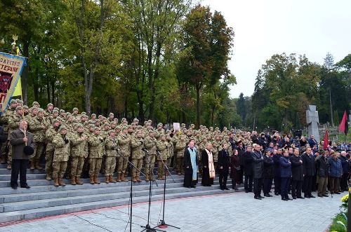 Надгробні плити на могилах Героїв Небесної Сотні освятили у Львові.(ФОТО)
